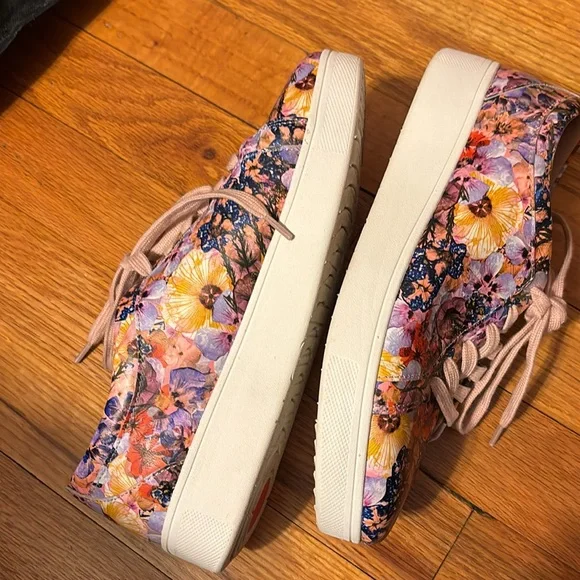 Fitflop flower leather sneakers size 6.5 - Picture 4 of 7